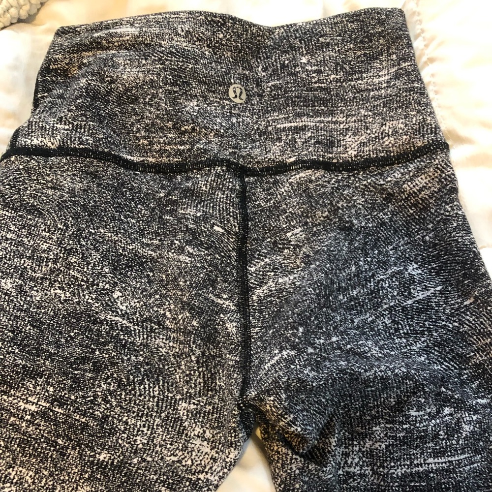 BRAND NEW LULULEMON LEGGINGS